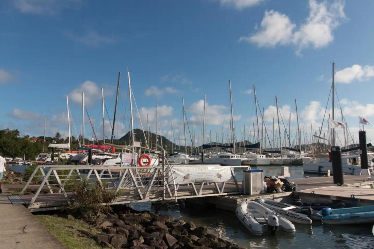 Un Pied-A-Terre Face A La Marina Διαμέρισμα Le Marin Εξωτερικό φωτογραφία